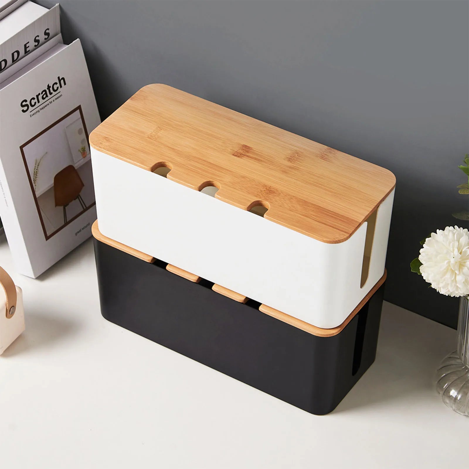 Grande boîte de gestion de câbles – Organisateur et couvercle de câbles de style bois pour fils de télévision, ordinateur, hub USB et multiprise sous le bureau – by Sirius Flow